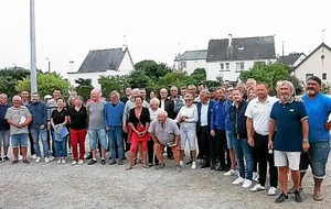 Les gentlemen de la pétanque en tournoi...