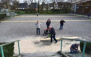 Préparation des terrains au boulodrome de Pen Ar C'hoat à Guilers