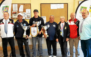 L'équipe combritoise, Stéphane Vergoz, André Gross et Cédric Mauzaize
championne du Finistère à Gouesnou dimanche dernier.
