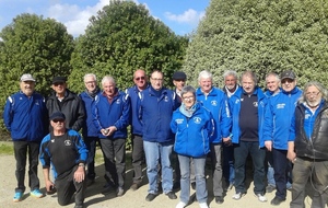 TROPHEE NATIONAL VETERANS 2017 (de Gauche à Droite)
Patrick MOBIHAN, Diégo FERNANDEZ, François CORRE, Georges KEVORKIAN, Jean-Jacques LAMILL, Michel ANDRE, Maurice CORRE, Jean-Pierre PERON.