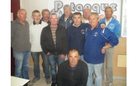 84 pétanqueurs sur le terrain...