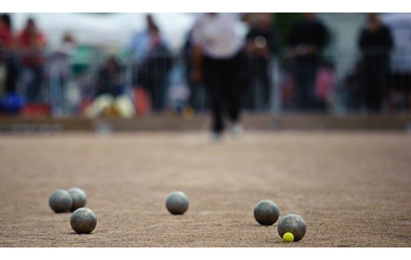 La pétanque est un symbole. C'est une métaphore des valeurs républicaines...