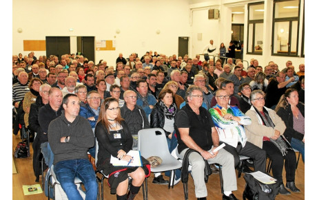 La famille des pétanqueurs finistériens réunie ...