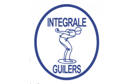 01 Boule a été oubliée sur le terrain...